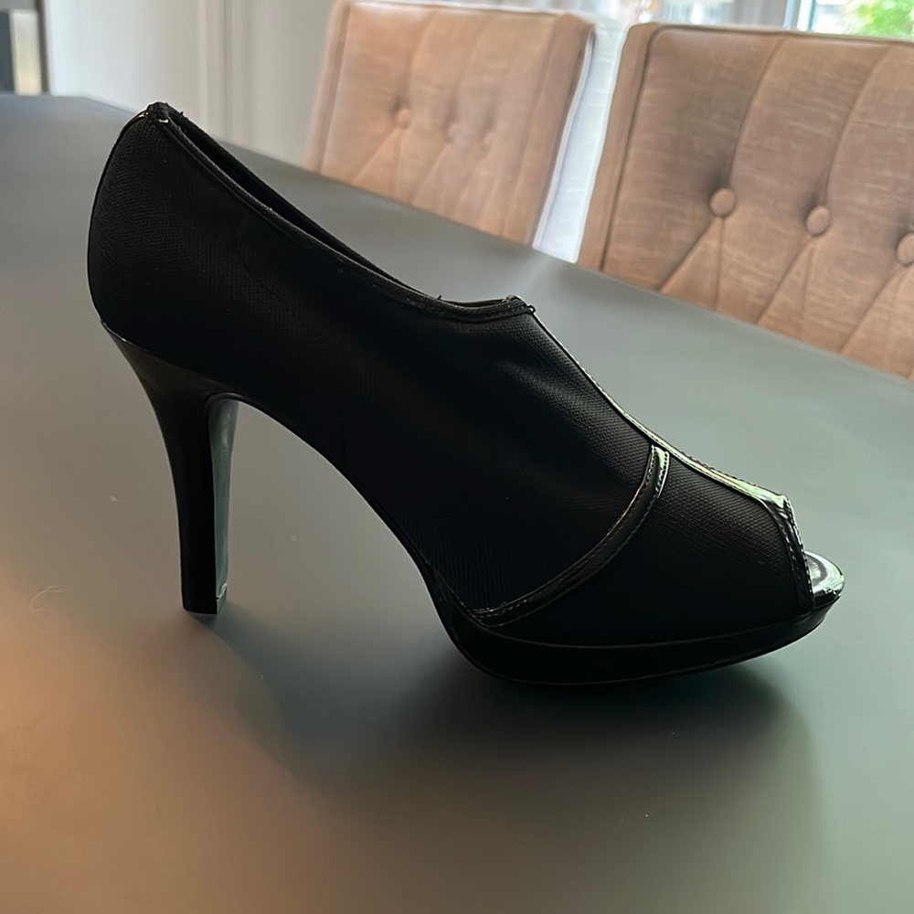 Women’s heel shoe
